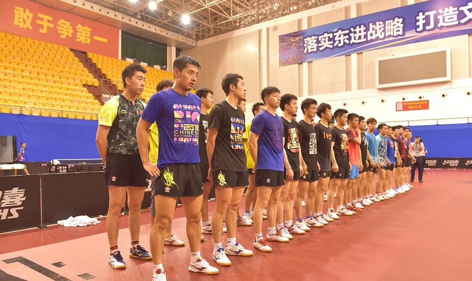 男乒奥运会卫冕冠军，荣耀背后的汗水与坚持