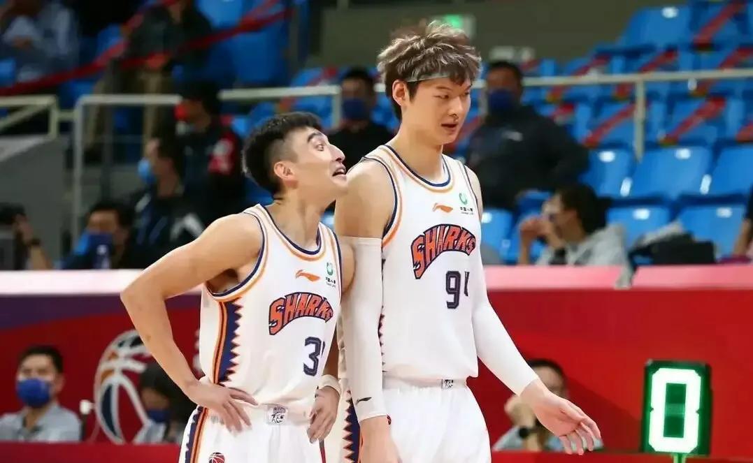 CBA深圳vs辽宁直播视频，今晚这场硬仗，咱们到底该怎么看？