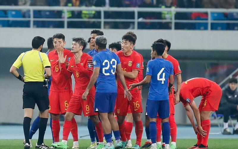 国足vs泰国直播结束视频，那场没赢下来的比赛，我半夜爬起来看了三遍回放
